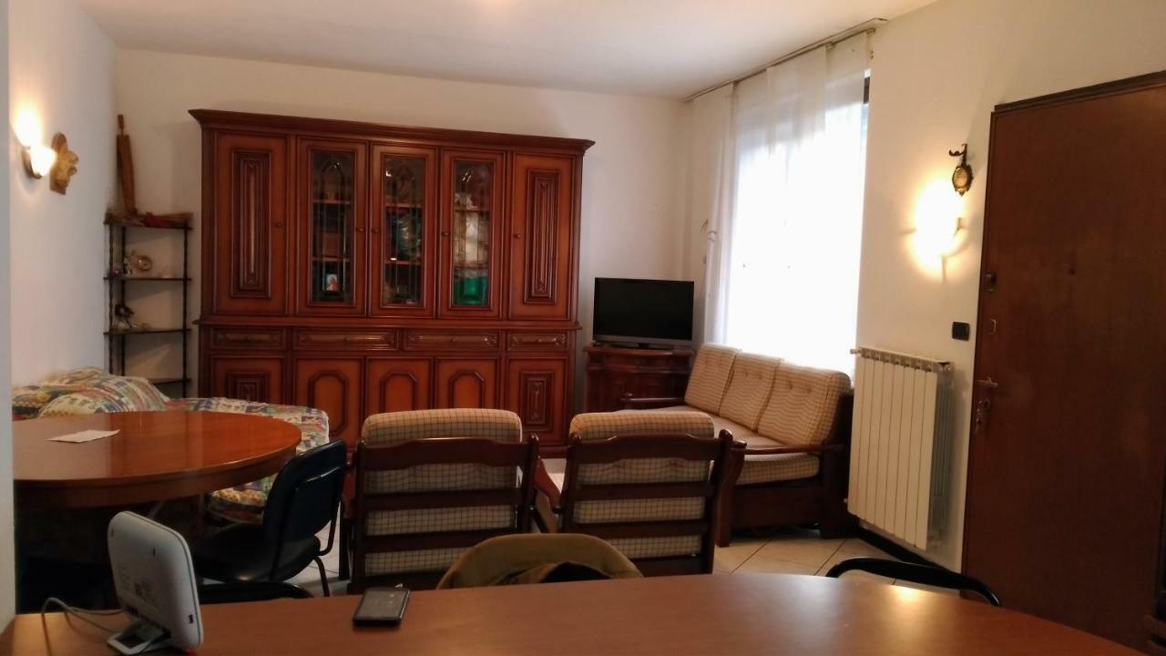 Villetta Rossini Appartamento Da Condividere Con Me Luciano Servizio Ospiti Taxi Driver Navetta No Wifi 2 Camera Da Letto Per 5 Persone Valbrembo 外观 照片
